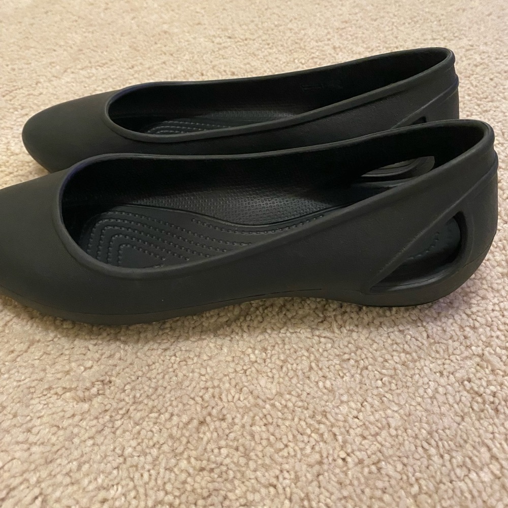 Crocs Women's Black Flats slip-on Crocs™ Laura Flat. Women size 8 - Picture 6 of 6